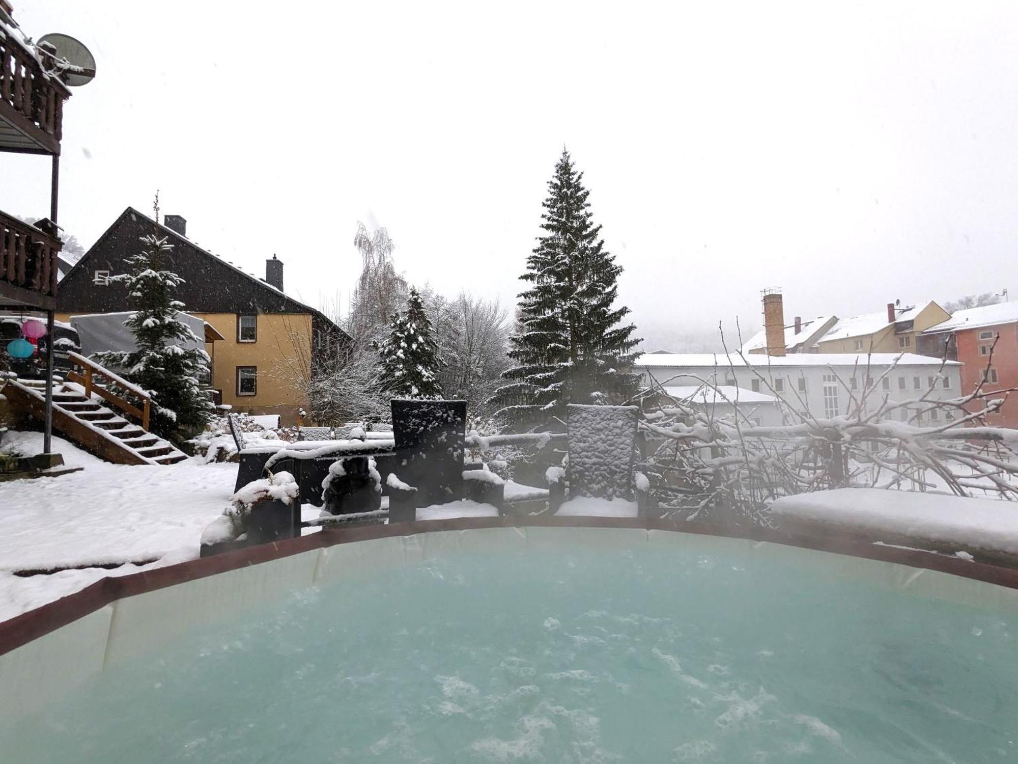 Hw3 - Urlaubsmagie - Helle, Grosse Wohnung Mit Pool Зебниц Екстериор снимка