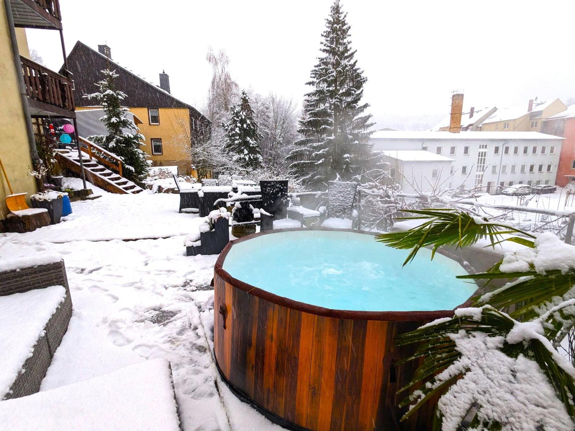 Hw3 - Urlaubsmagie - Helle, Grosse Wohnung Mit Pool Зебниц Екстериор снимка