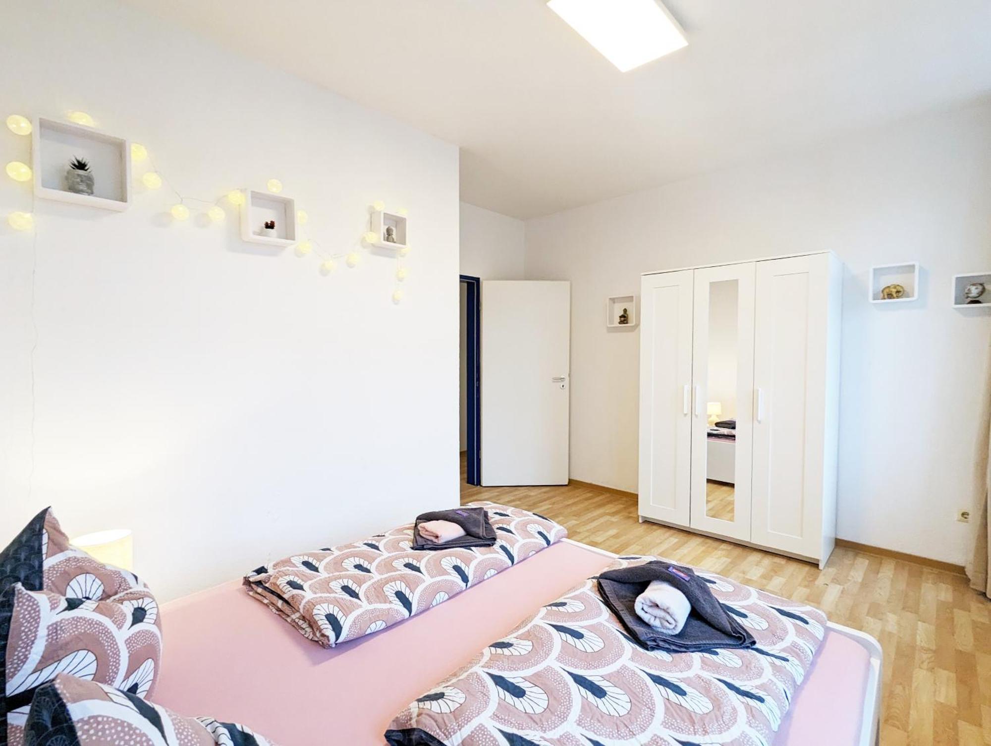 Hw3 - Urlaubsmagie - Helle, Grosse Wohnung Mit Pool Зебниц Екстериор снимка