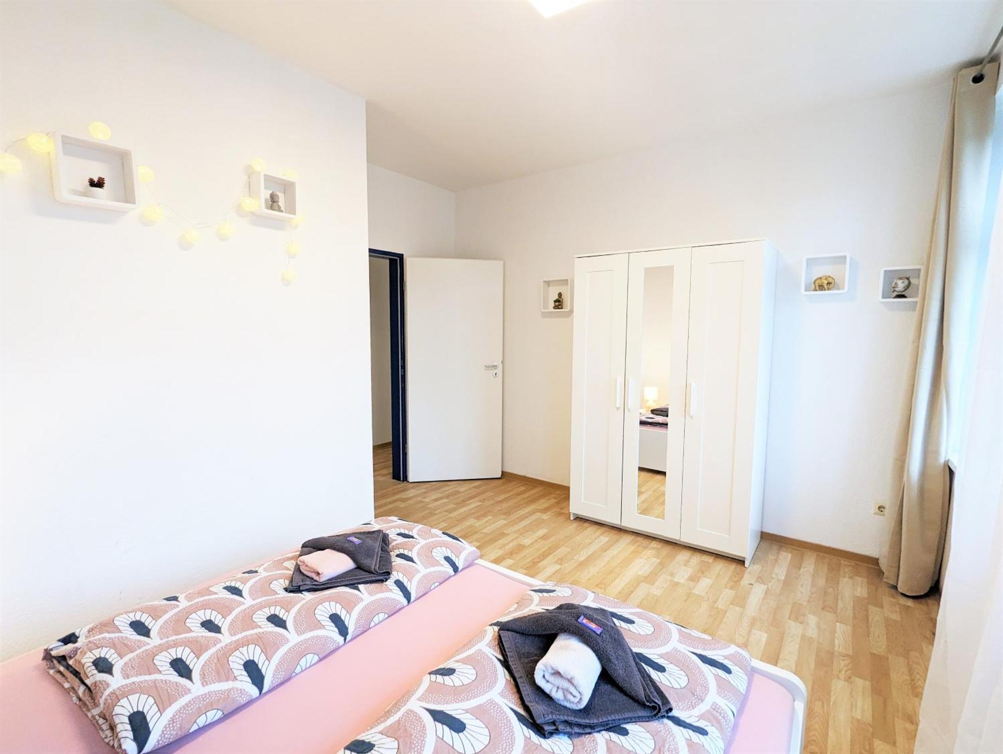 Hw3 - Urlaubsmagie - Helle, Grosse Wohnung Mit Pool Зебниц Екстериор снимка