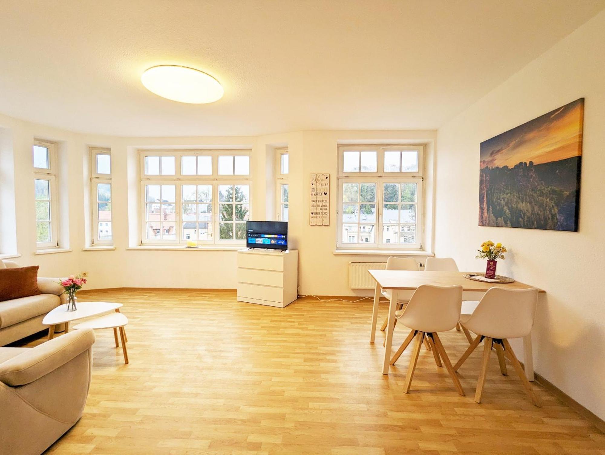 Hw3 - Urlaubsmagie - Helle, Grosse Wohnung Mit Pool Зебниц Екстериор снимка